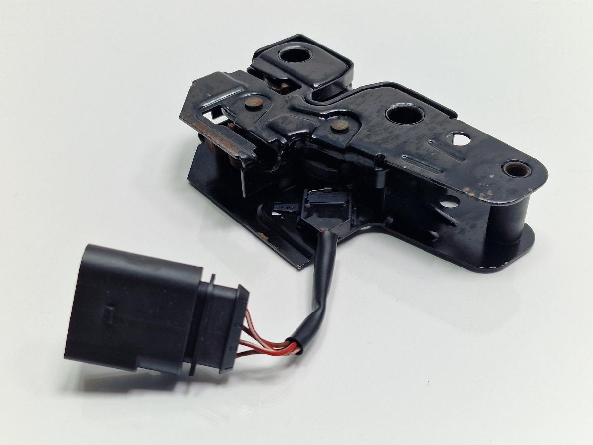 Broasca capota motor VOLKSWAGEN TOUAREG 7LA, 7L6, 7L7 2002 - 2013 2.5 R5 TDI BAC, BPE 7L0823509C