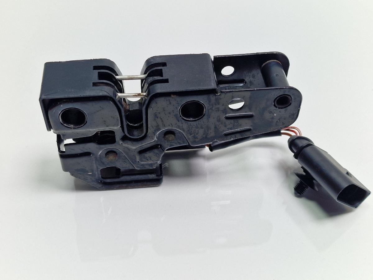 Broasca capota motor VOLKSWAGEN TOUAREG 7LA, 7L6, 7L7 2002 - 2013 2.5 R5 TDI BAC, BPE 7L0823509C