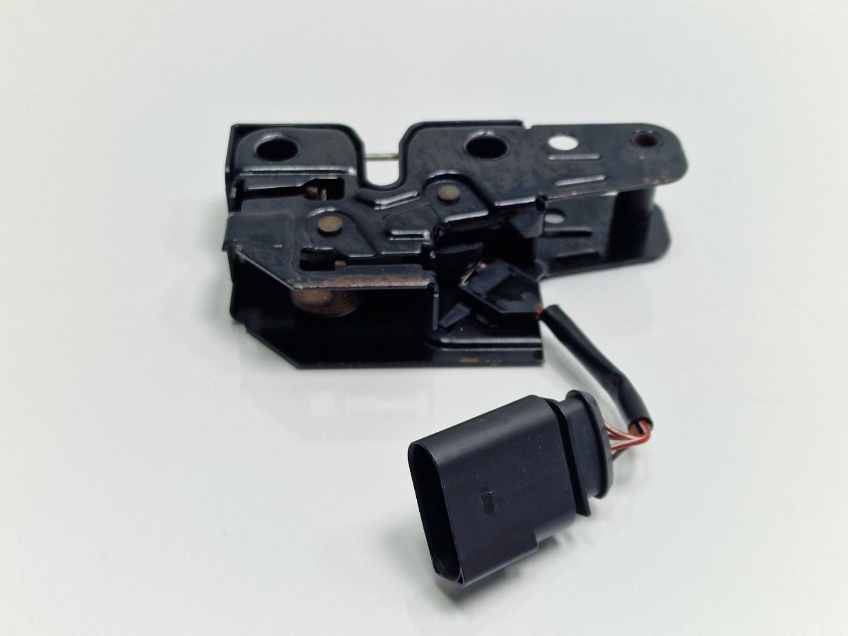 Broasca capota motor VOLKSWAGEN TOUAREG 7LA, 7L6, 7L7 2002 - 2013 2.5 R5 TDI BAC, BPE 7L0823509C