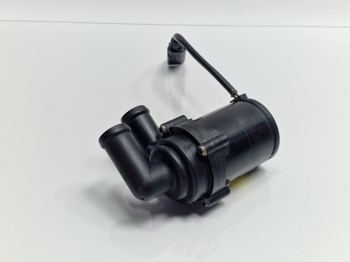 Pompa recirculare apa auxiliara VOLKSWAGEN TOUAREG 7LA, 7L6, 7L7 2002 - 2013 2.5 R5 TDI BAC, BPE 7L0965561H