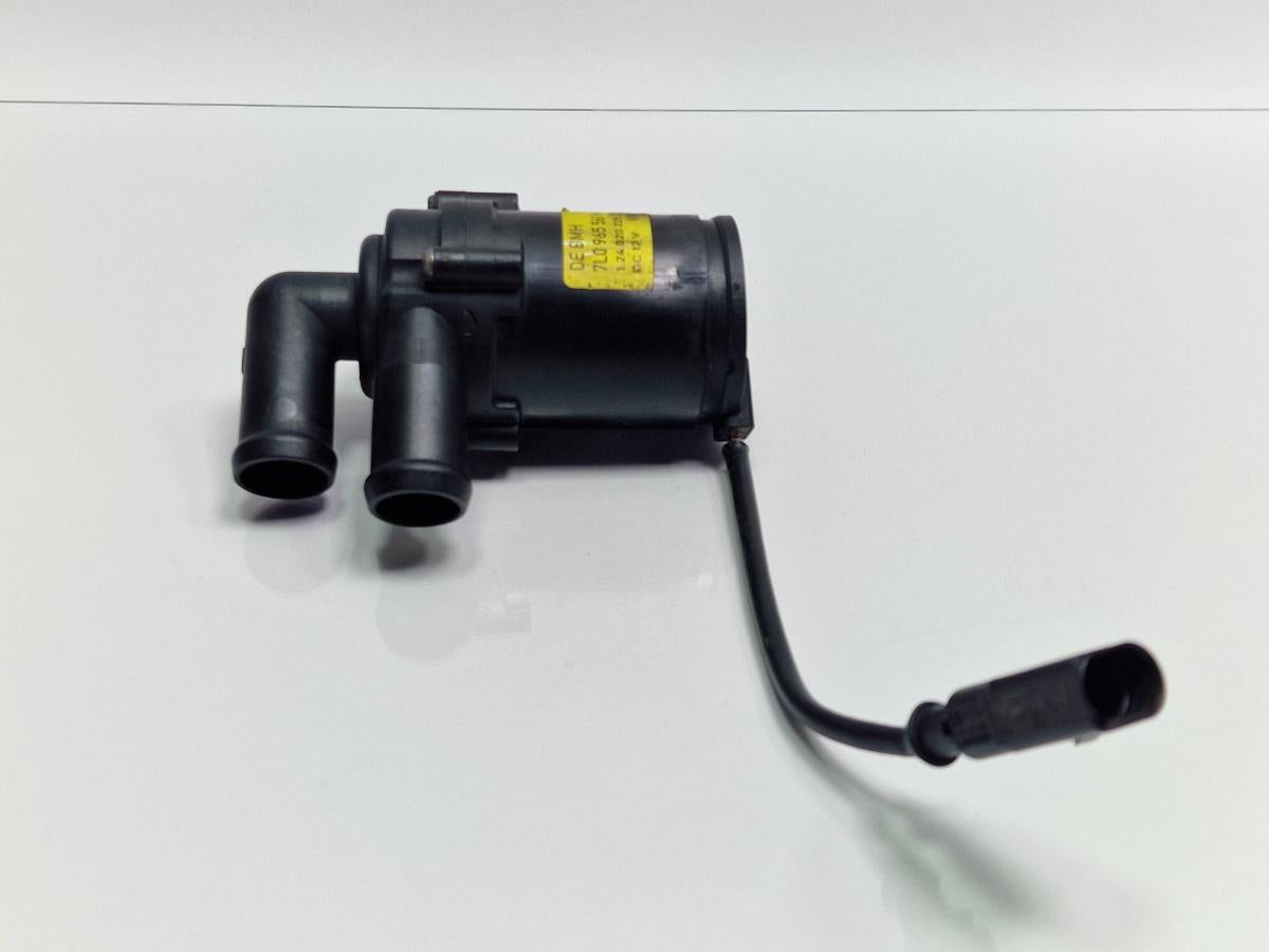 Pompa recirculare apa auxiliara VOLKSWAGEN TOUAREG 7LA, 7L6, 7L7 2002 - 2013 2.5 R5 TDI BAC, BPE 7L0965561H