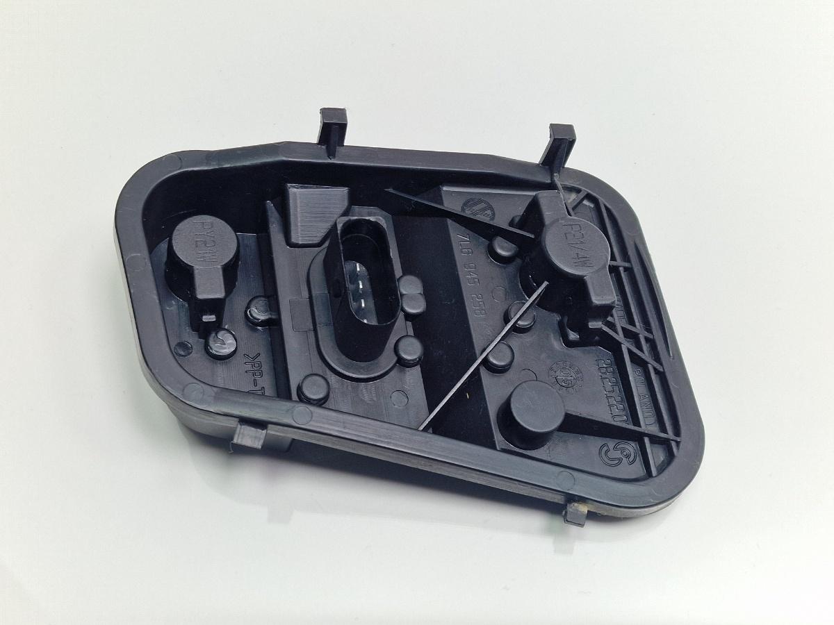 Soclu stop de pe caroserie dreapta VOLKSWAGEN TOUAREG 7LA, 7L6, 7L7 2002 - 2013 2.5 R5 TDI BAC, BPE 7L6945258