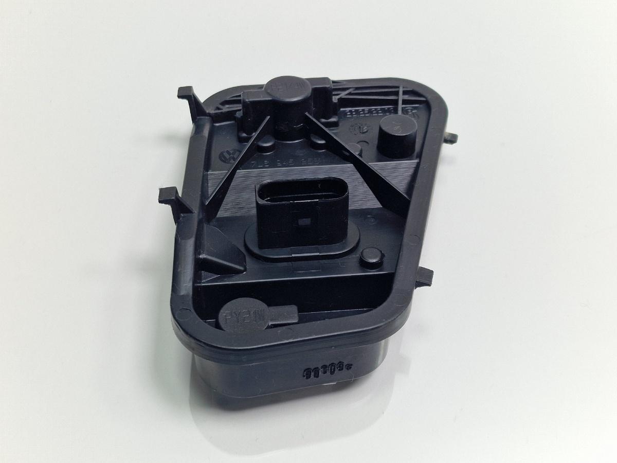 Soclu stop de pe caroserie dreapta VOLKSWAGEN TOUAREG 7LA, 7L6, 7L7 2002 - 2013 2.5 R5 TDI BAC, BPE 7L6945258