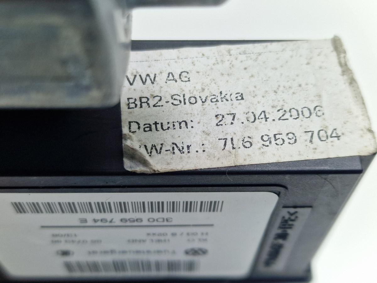 Motoras macara dreapta spate VOLKSWAGEN TOUAREG 7LA, 7L6, 7L7 2002 - 2013 2.5 R5 TDI BAC, BPE BOSCH 0130821764 7L6959704