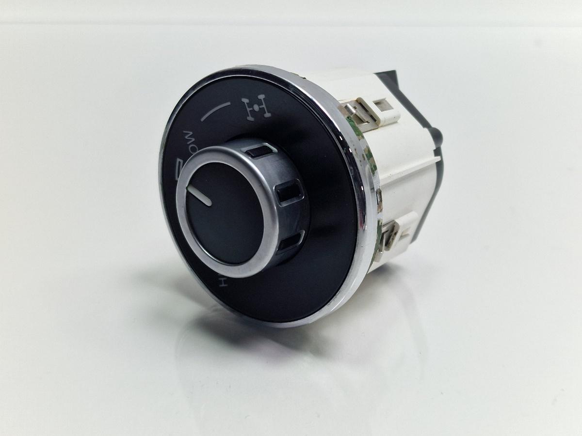 Buton blocare diferential VOLKSWAGEN TOUAREG 7LA, 7L6, 7L7 2002 - 2013 2.5 R5 TDI BAC, BPE 7L6941435R