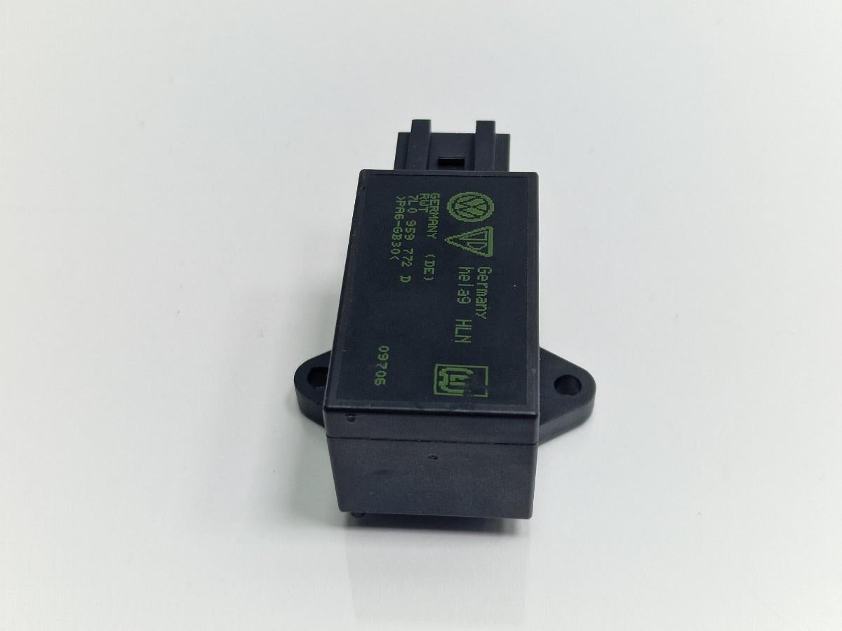 Releu incalzire scaun VOLKSWAGEN TOUAREG 7LA, 7L6, 7L7 2002 - 2013 2.5 R5 TDI BAC, BPE 7L0959772D