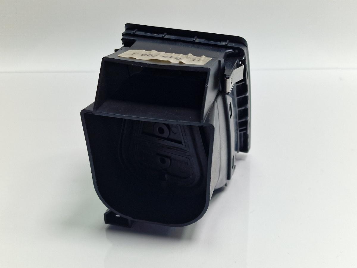 Grila ventilatie laterala panou bord stanga VOLKSWAGEN TOUAREG 7LA, 7L6, 7L7 2002 - 2013 2.5 R5 TDI BAC, BPE 7L6819703J