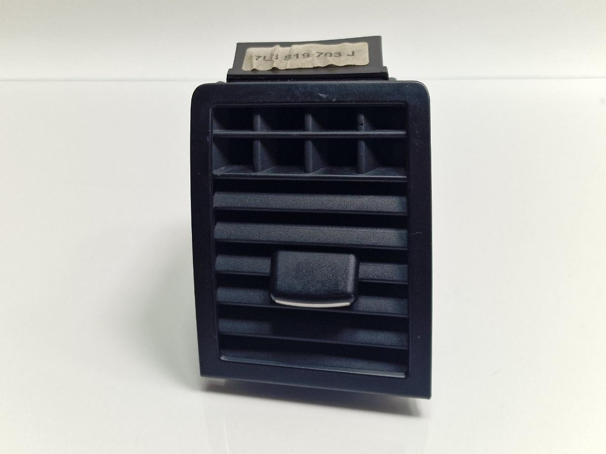 Grila ventilatie laterala panou bord stanga VOLKSWAGEN TOUAREG 7LA, 7L6, 7L7 2002 - 2013 2.5 R5 TDI BAC, BPE 7L6819703J
