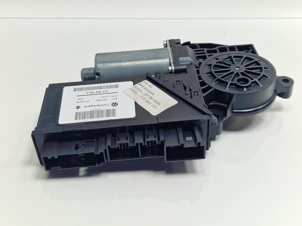 Motoras geam stanga spate VOLKSWAGEN TOUAREG 7LA, 7L6, 7L7 2002 - 2013 2.5 R5 TDI BAC, BPE BOSCH 0130821765 7L6959703