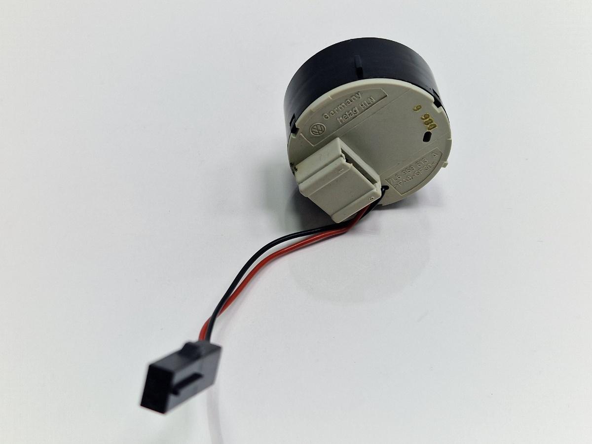 Buton comanda trapa VOLKSWAGEN TOUAREG 7LA, 7L6, 7L7 2002 - 2013 2.5 R5 TDI BAC, BPE 7L6959613A