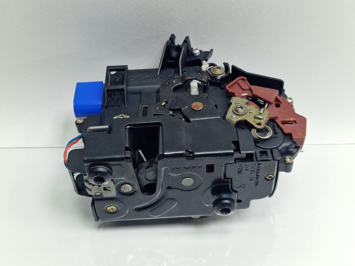 Broasca usa dreapta spate VOLKSWAGEN TOUAREG 7LA, 7L6, 7L7 2002 - 2013 2.5 R5 TDI BAC, BPE 3D4839016