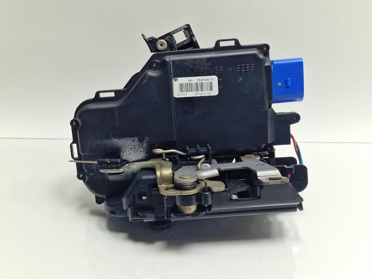 Broasca usa dreapta spate VOLKSWAGEN TOUAREG 7LA, 7L6, 7L7 2002 - 2013 2.5 R5 TDI BAC, BPE 3D4839016