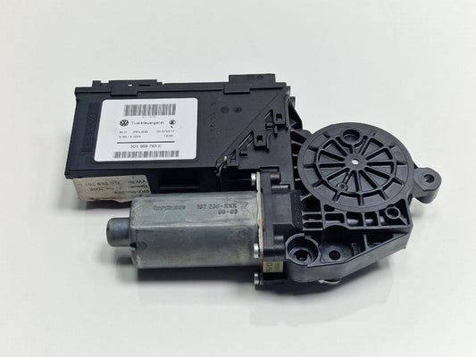 Broasca usa stanga fata VOLKSWAGEN TOUAREG 7LA, 7L6, 7L7 2002 - 2013 2.5 R5 TDI BAC, BPE BOSCH 0130821764 7L0959701G