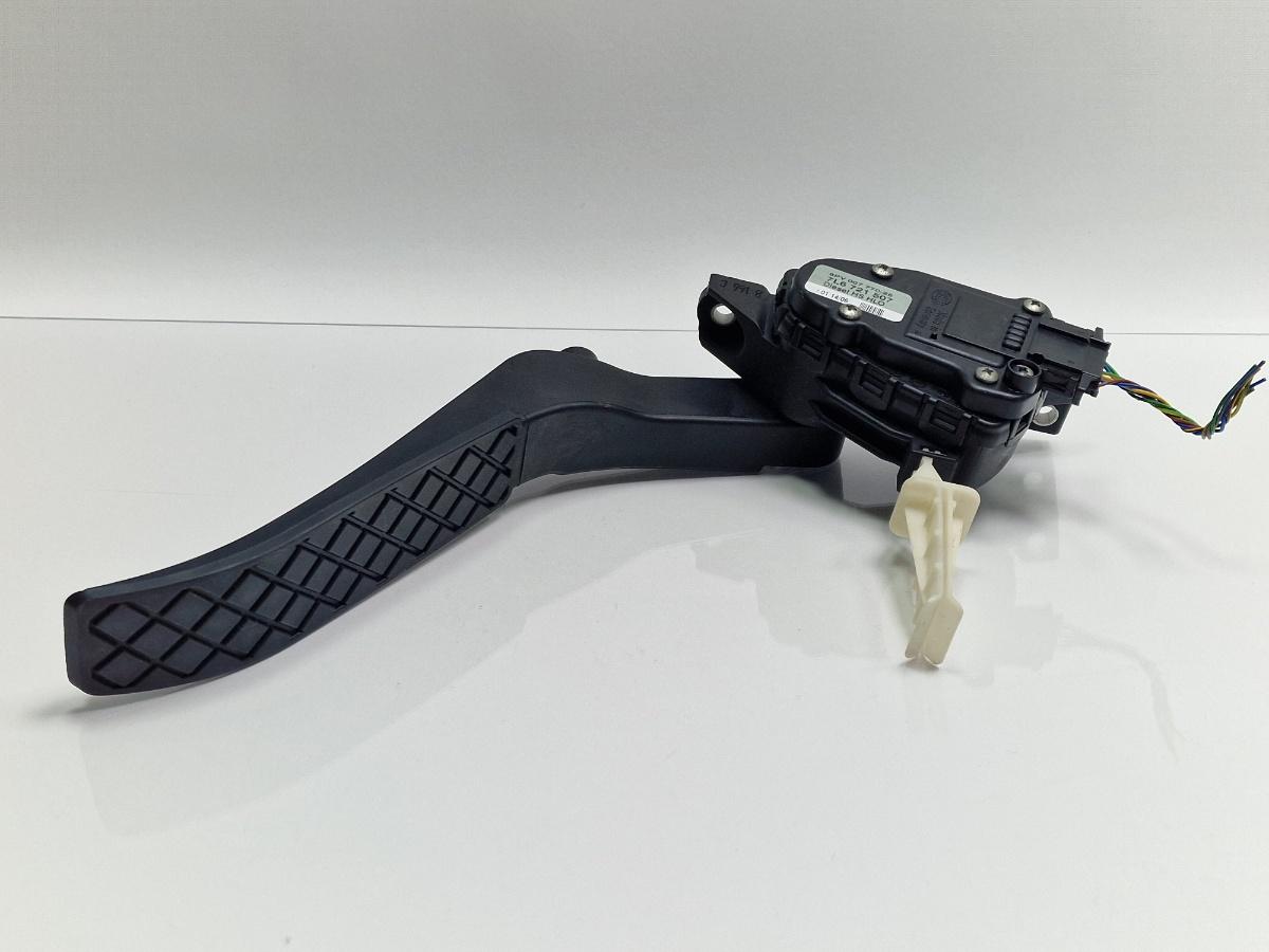 Pedala acceleratie VOLKSWAGEN TOUAREG 7LA, 7L6, 7L7 2002 - 2013 2.5 R5 TDI BAC, BPE 7L6721507