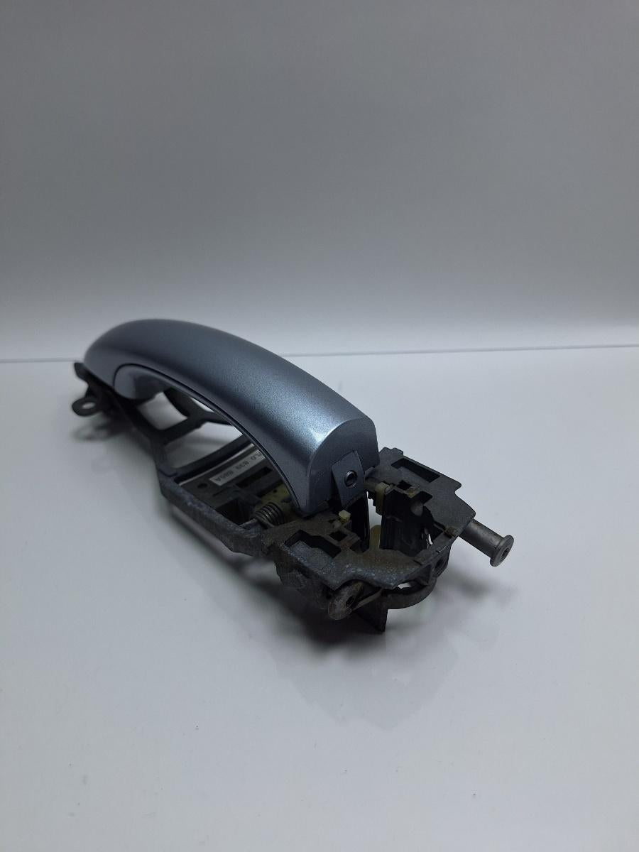 Maner exterior portiera stanga fata VOLKSWAGEN TOUAREG 7LA, 7L6, 7L7 2002 - 2013 2.5 R5 TDI BAC, BPE 7L0839885A