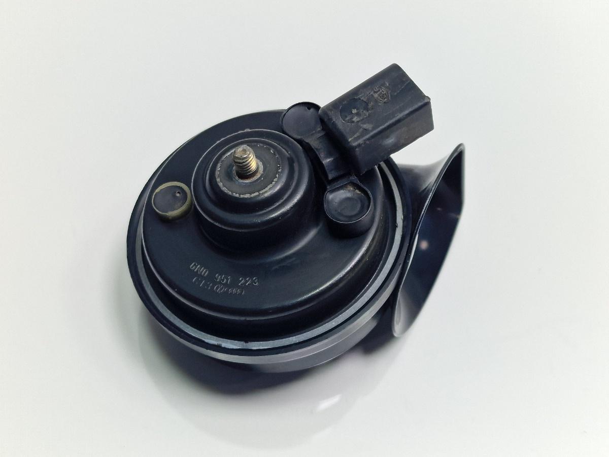 Claxon inalte VOLKSWAGEN TOUAREG 7LA, 7L6, 7L7 2002 - 2013 2.5 R5 TDI BAC, BPE 6N0951223