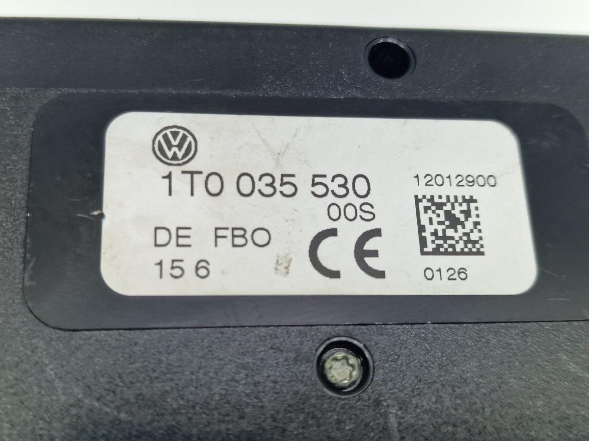 Amplificator antena VOLKSWAGEN TOUAREG 7LA, 7L6, 7L7 2002 - 2013 2.5 R5 TDI BAC, BPE 1T0035530