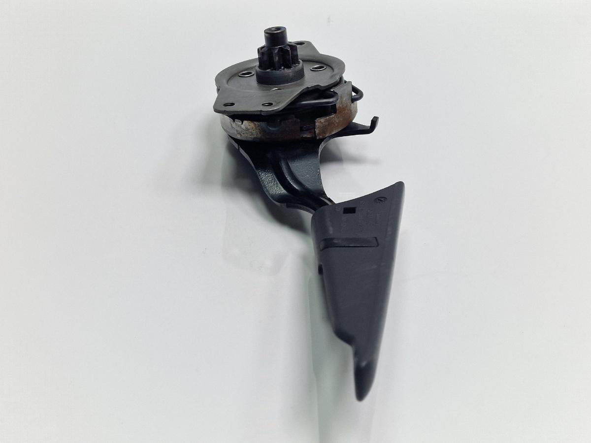 Maner reglaj inaltime scaun stanga fata VOLKSWAGEN TOUAREG 7LA, 7L6, 7L7 2002 - 2013 2.5 R5 TDI BAC, BPE 7L0882251D