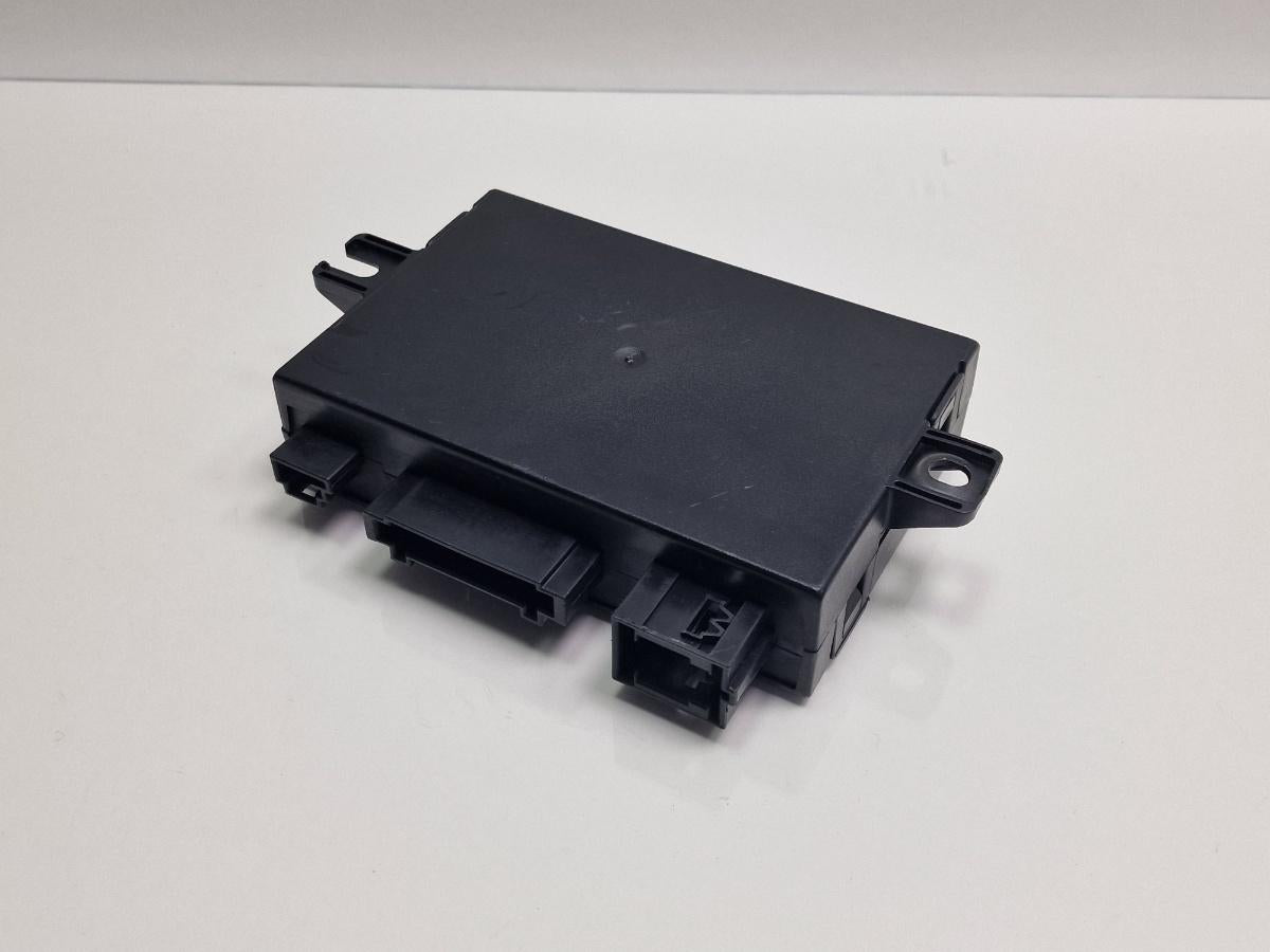 Modul carlig remorcare VOLKSWAGEN TOUAREG 7LA, 7L6, 7L7 2002 - 2013 2.5 R5 TDI BAC, BPE HELLA 8E0907383C