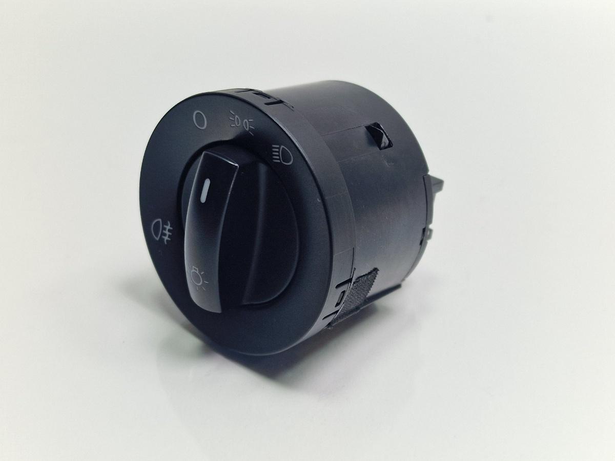 Bloc lumini VOLKSWAGEN TOUAREG 7LA, 7L6, 7L7 2002 - 2013 2.5 R5 TDI BAC, BPE 7L6941431P