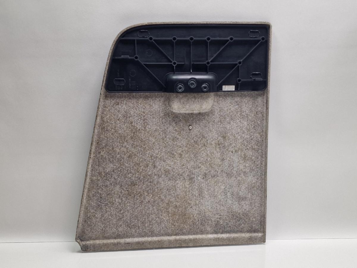 Capac lateral portbagaj dreapta spate VOLKSWAGEN TOUAREG 7LA, 7L6, 7L7 2002 - 2013 2.5 R5 TDI BAC, BPE 7L6867038