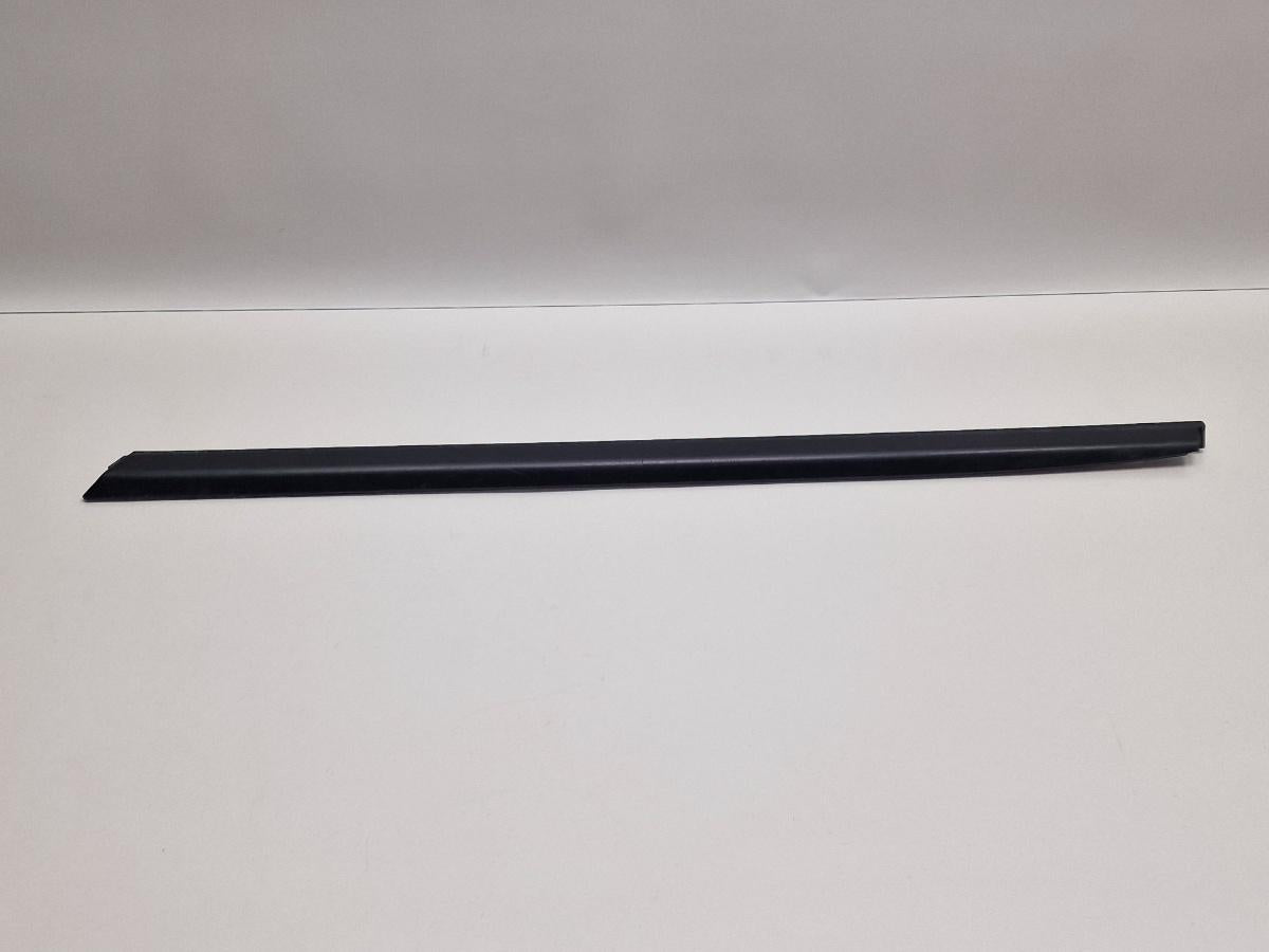 Ornament exterior prag dreapta spate VOLKSWAGEN TOUAREG 7LA, 7L6, 7L7 2002 - 2013 2.5 R5 TDI BAC, BPE 7L0853540B