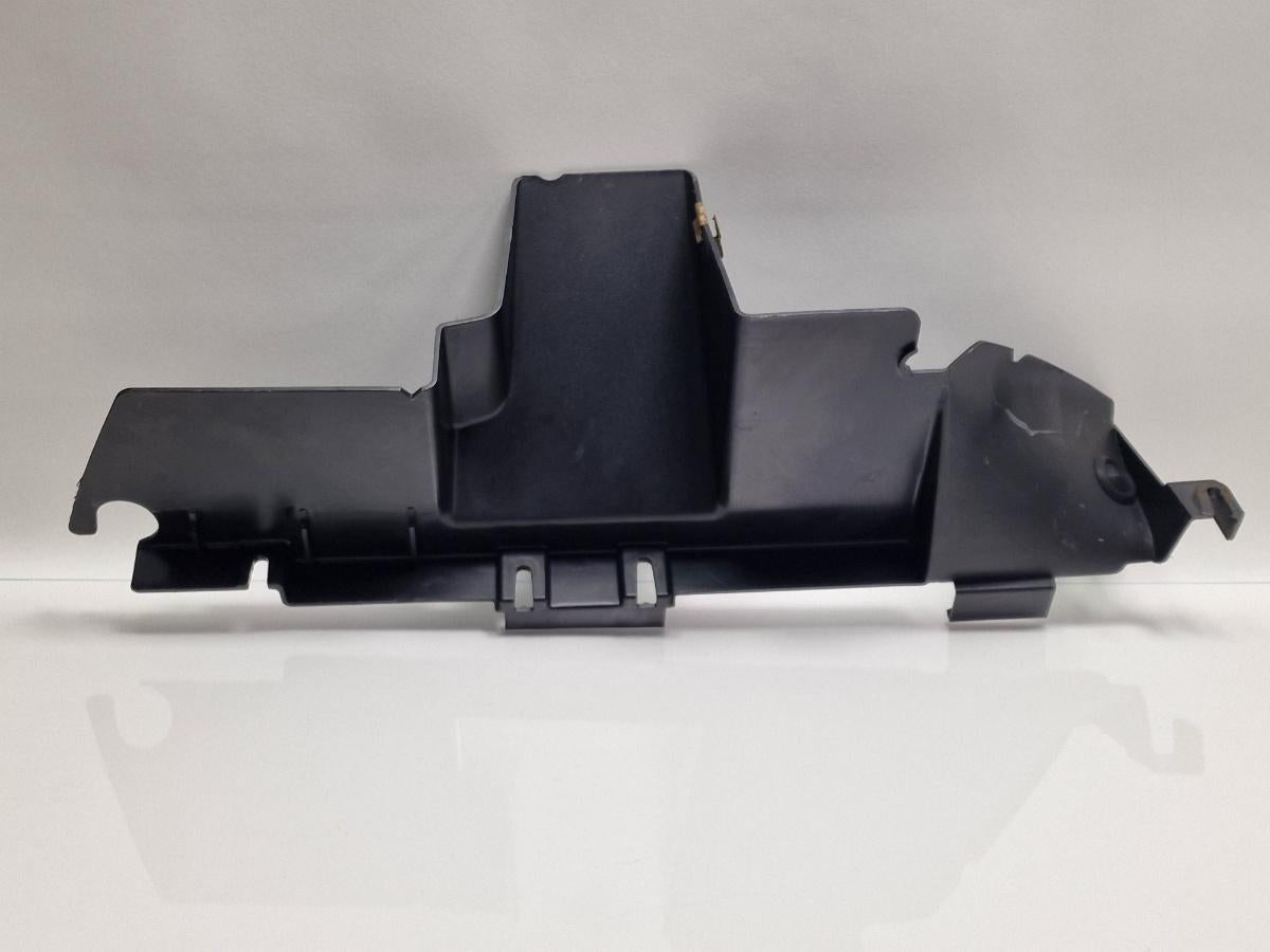 Deflector aer dreapta VOLKSWAGEN TOUAREG 7LA, 7L6, 7L7 2002 - 2013 2.5 R5 TDI BAC, BPE 7L6121334D