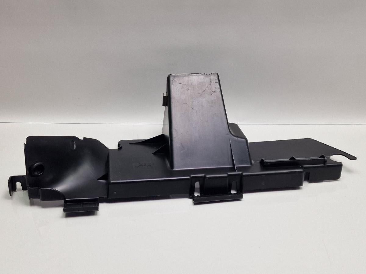 Deflector aer dreapta VOLKSWAGEN TOUAREG 7LA, 7L6, 7L7 2002 - 2013 2.5 R5 TDI BAC, BPE 7L6121334D