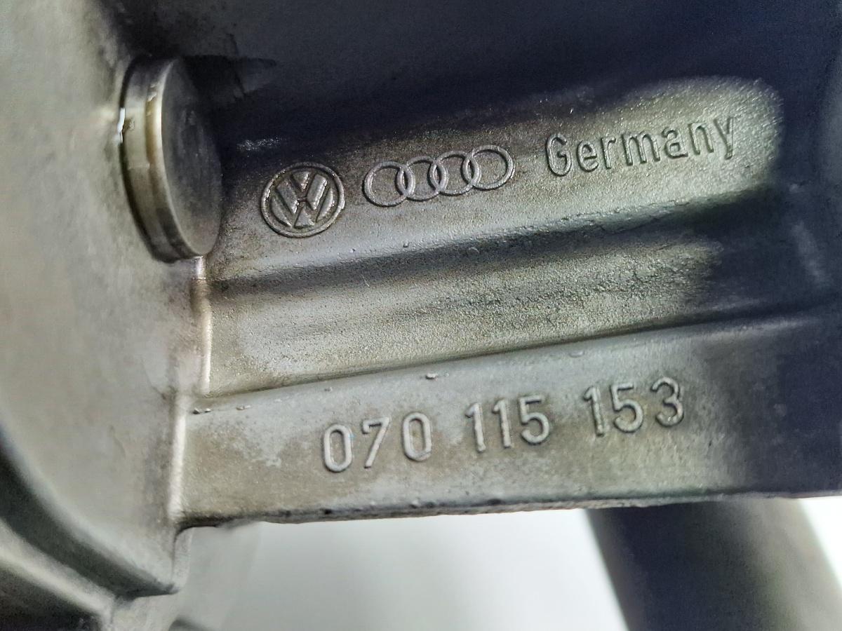 Pompa de ulei VOLKSWAGEN TOUAREG 7LA, 7L6, 7L7 2002 - 2013 2.5 R5 TDI BAC, BPE 070115153