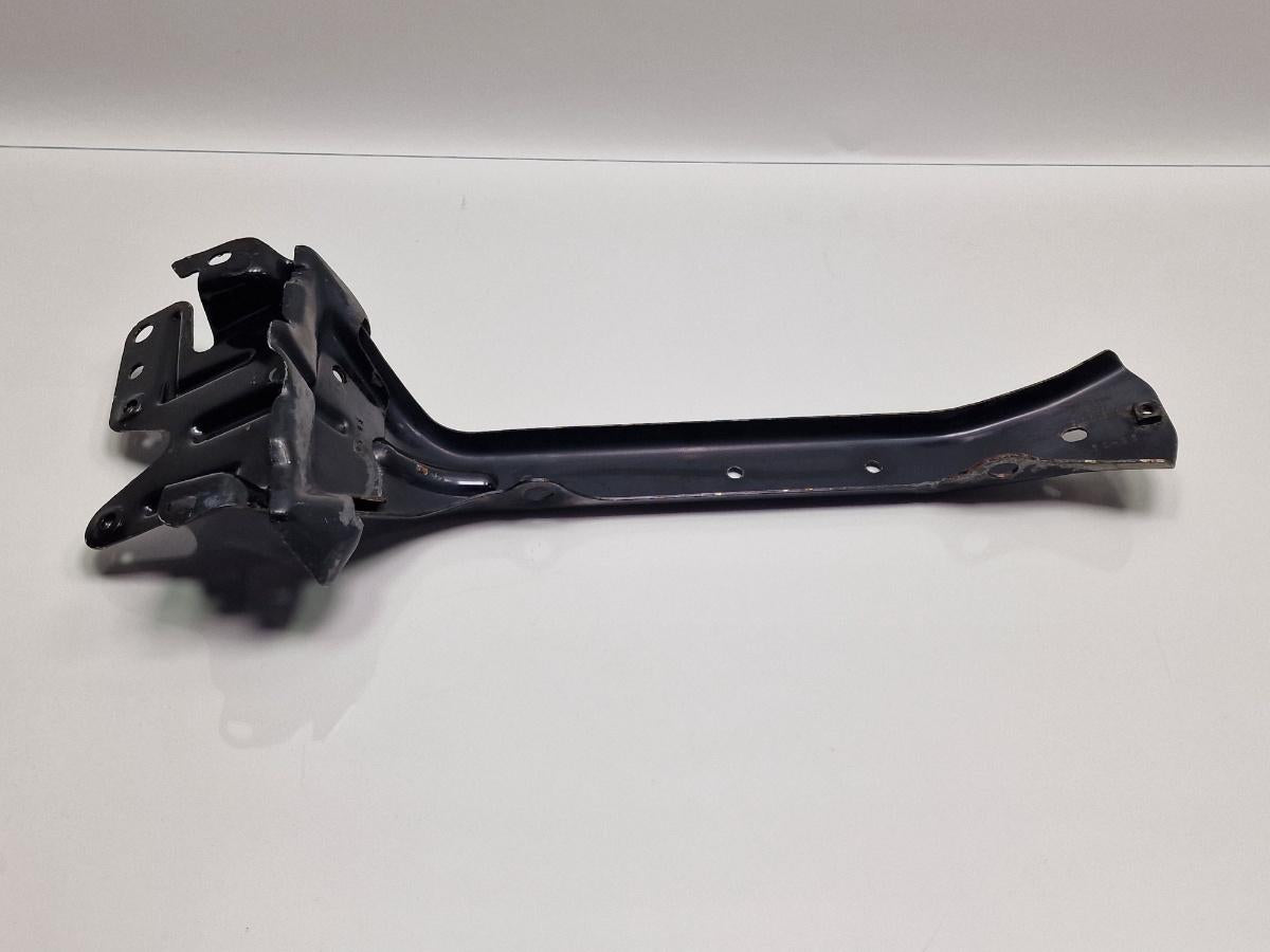 Suport broasca capota motor VOLKSWAGEN TOUAREG 7LA, 7L6, 7L7 2002 - 2013 2.5 R5 TDI BAC, BPE 7L0805799C