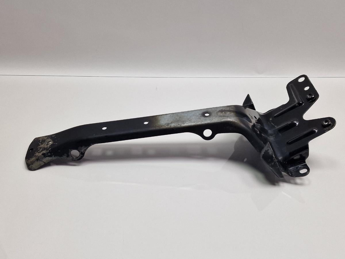 Suport broasca capota motor VOLKSWAGEN TOUAREG 7LA, 7L6, 7L7 2002 - 2013 2.5 R5 TDI BAC, BPE 7L0805799C