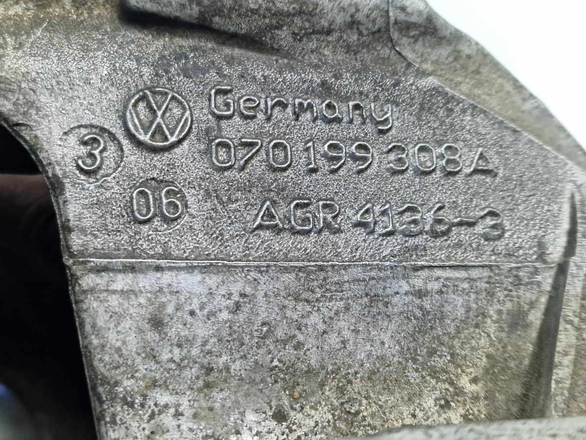 Suport motor VOLKSWAGEN TOUAREG 7LA, 7L6, 7L7 2002 - 2013 2.5 R5 TDI BAC, BPE 070199308A