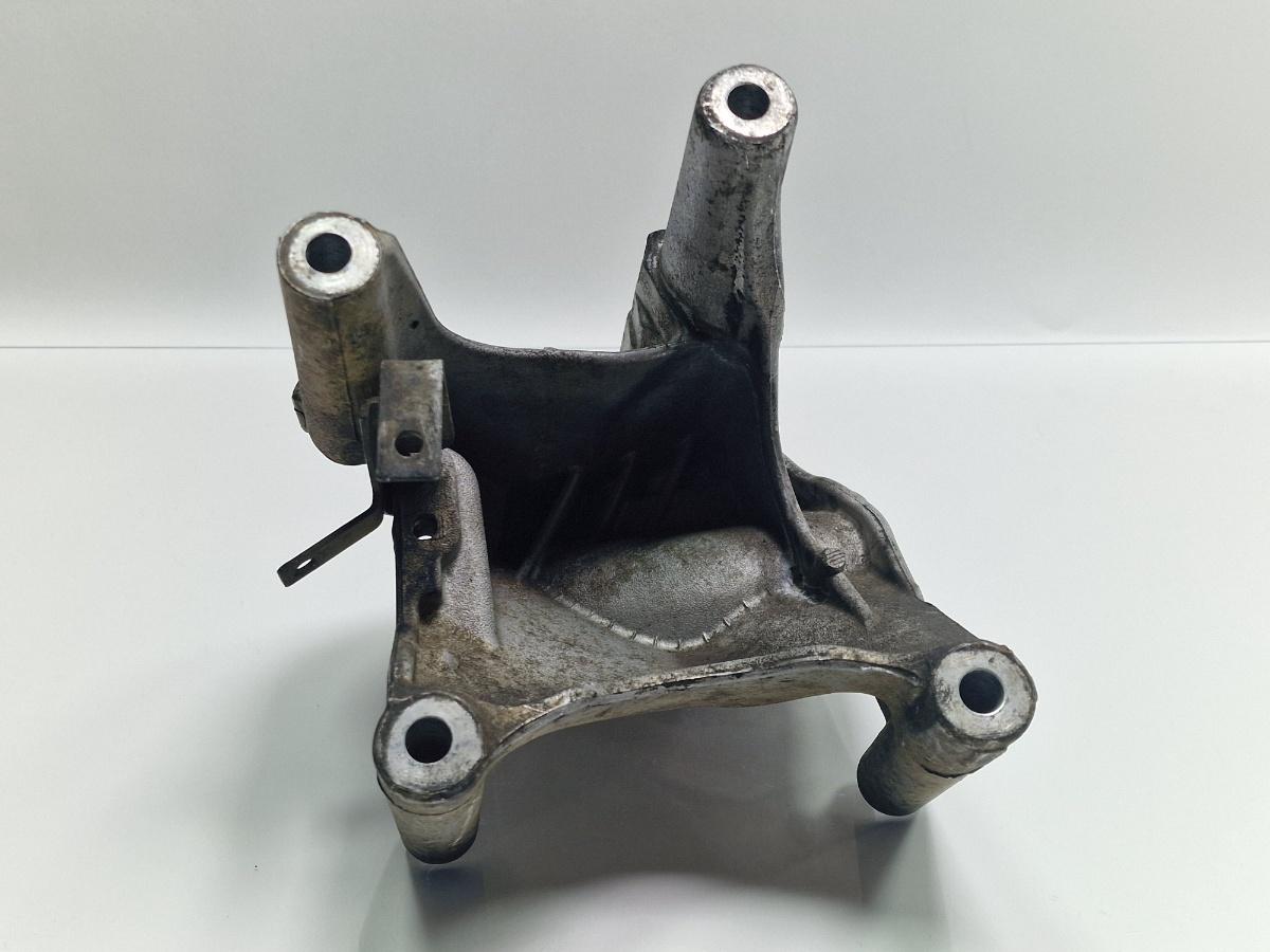 Suport motor VOLKSWAGEN TOUAREG 7LA, 7L6, 7L7 2002 - 2013 2.5 R5 TDI BAC, BPE 070199308A