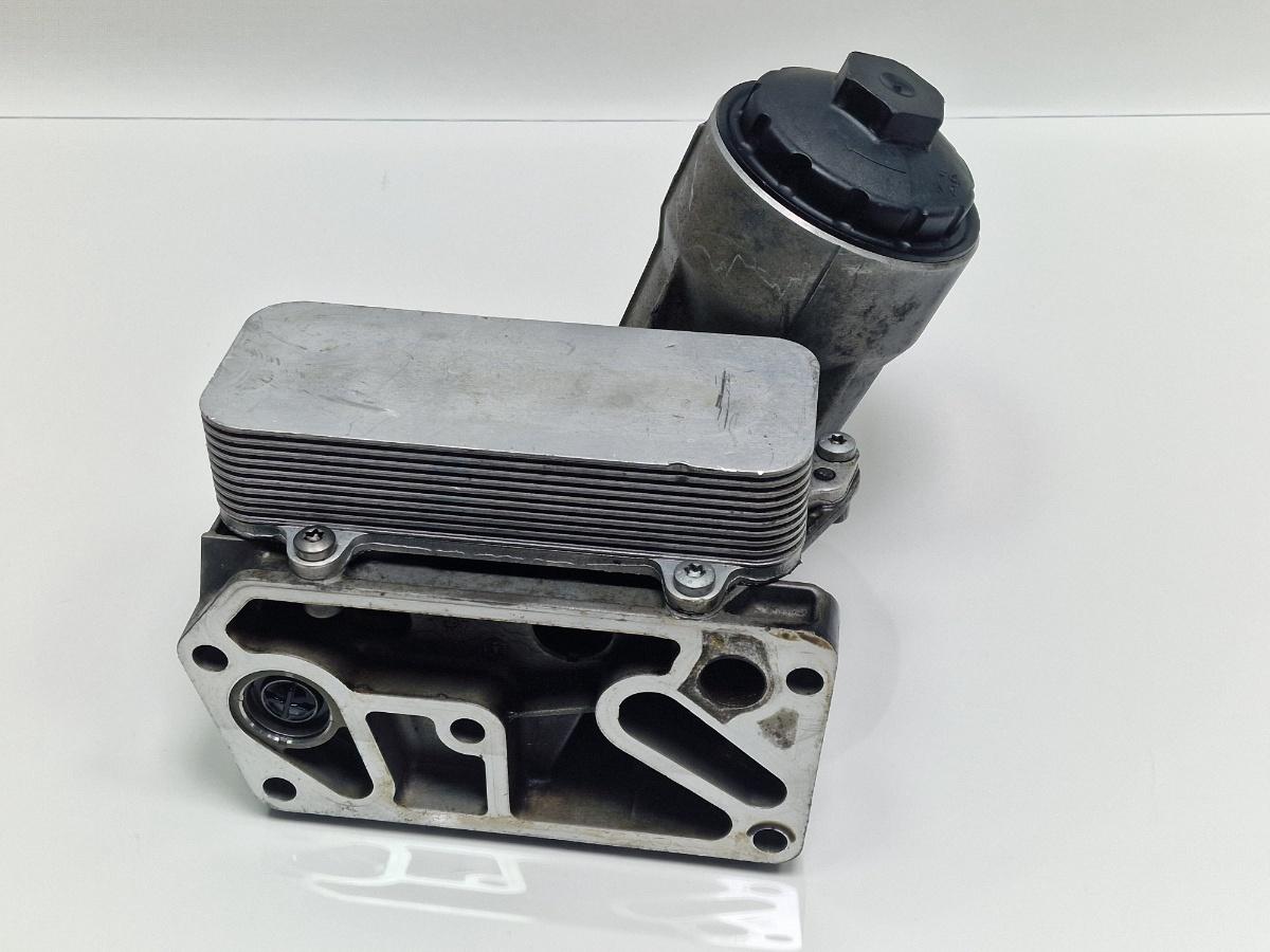 Carcasa filtru ulei VOLKSWAGEN TOUAREG 7LA, 7L6, 7L7 2002 - 2013 2.5 R5 TDI BAC, BPE 070115389E