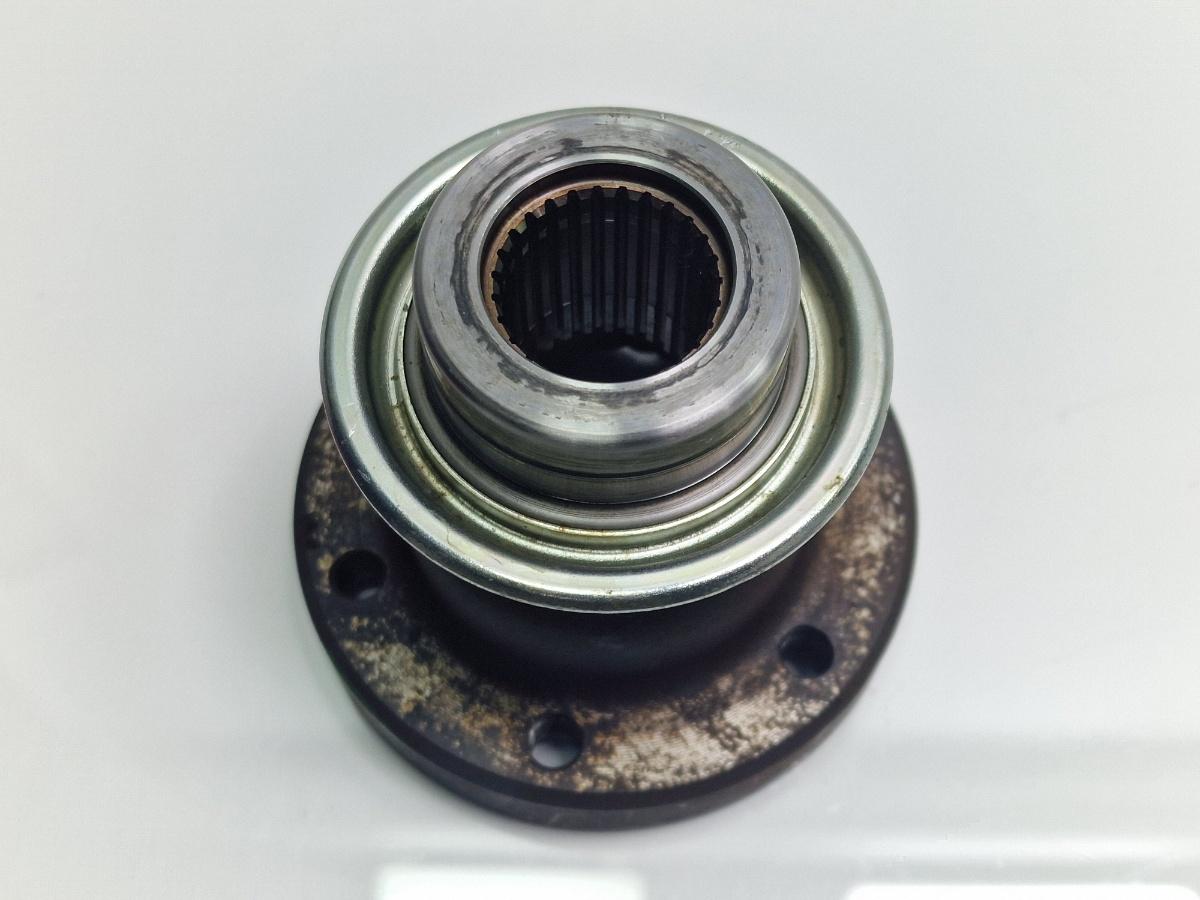 Flansa diferential fata VOLKSWAGEN TOUAREG 7LA, 7L6, 7L7 2002 - 2013 2.5 R5 TDI BAC, BPE 0AA409127