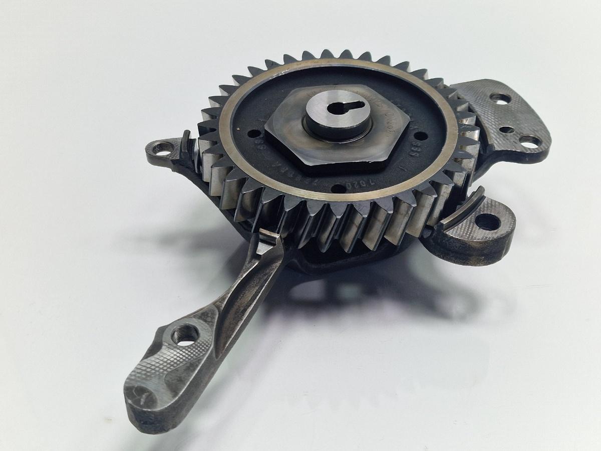 Pinion distributie VOLKSWAGEN TOUAREG 7LA, 7L6, 7L7 2002 - 2013 2.5 R5 TDI BAC, BPE 070109237C
