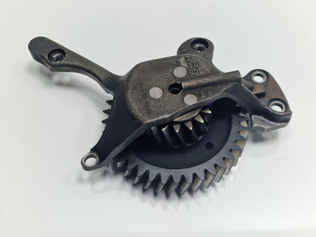 Pinion distributie VOLKSWAGEN TOUAREG 7LA, 7L6, 7L7 2002 - 2013 2.5 R5 TDI BAC, BPE 070109237C