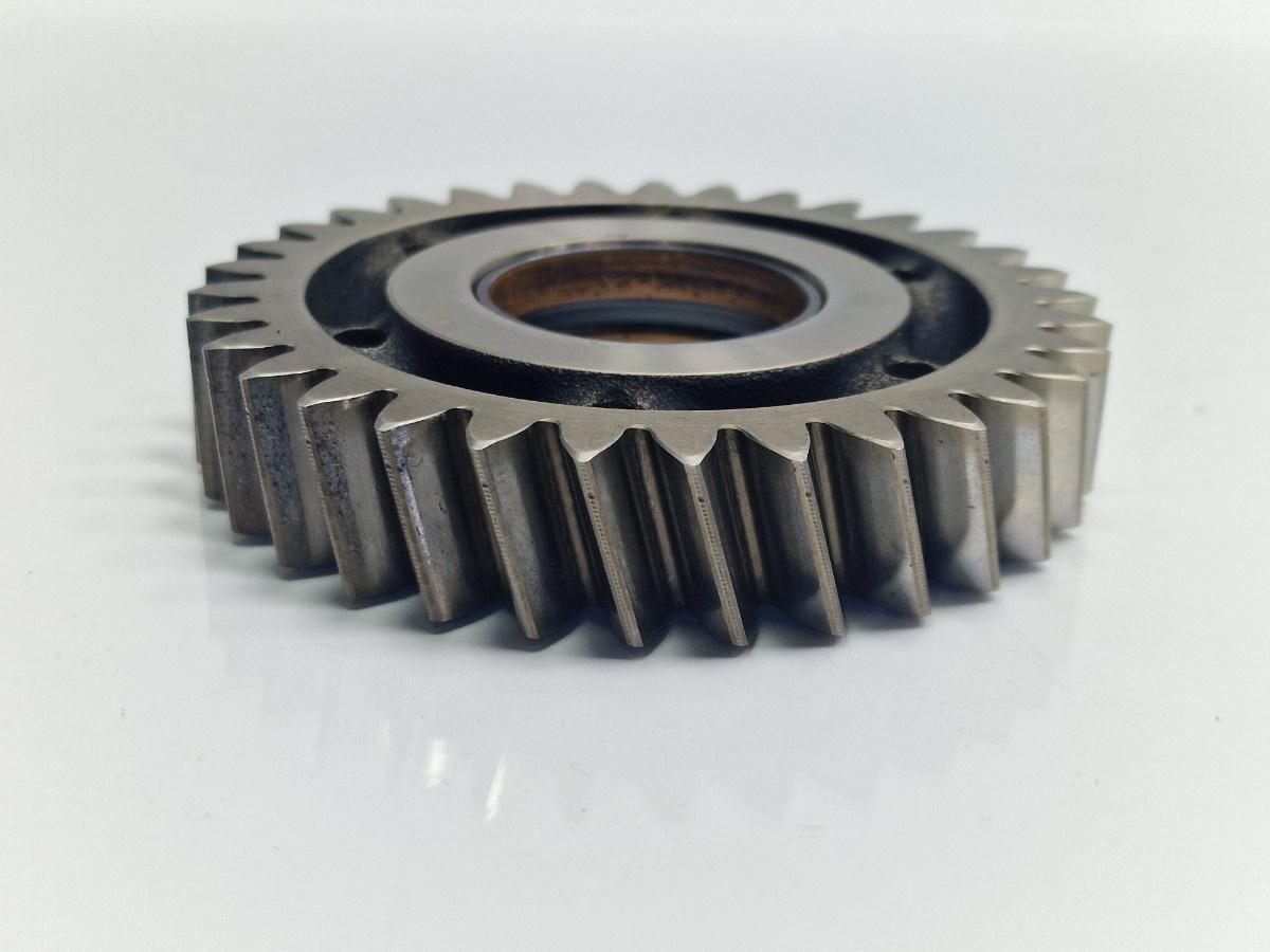 Pinion distributie V100 VOLKSWAGEN TOUAREG 7LA, 7L6, 7L7 2002 - 2013 2.5 R5 TDI BAC, BPE 070109192A