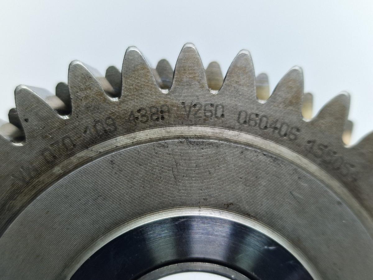 Pinion distributie V260 VOLKSWAGEN TOUAREG 7LA, 7L6, 7L7 2002 - 2013 2.5 R5 TDI BAC, BPE 070109438
