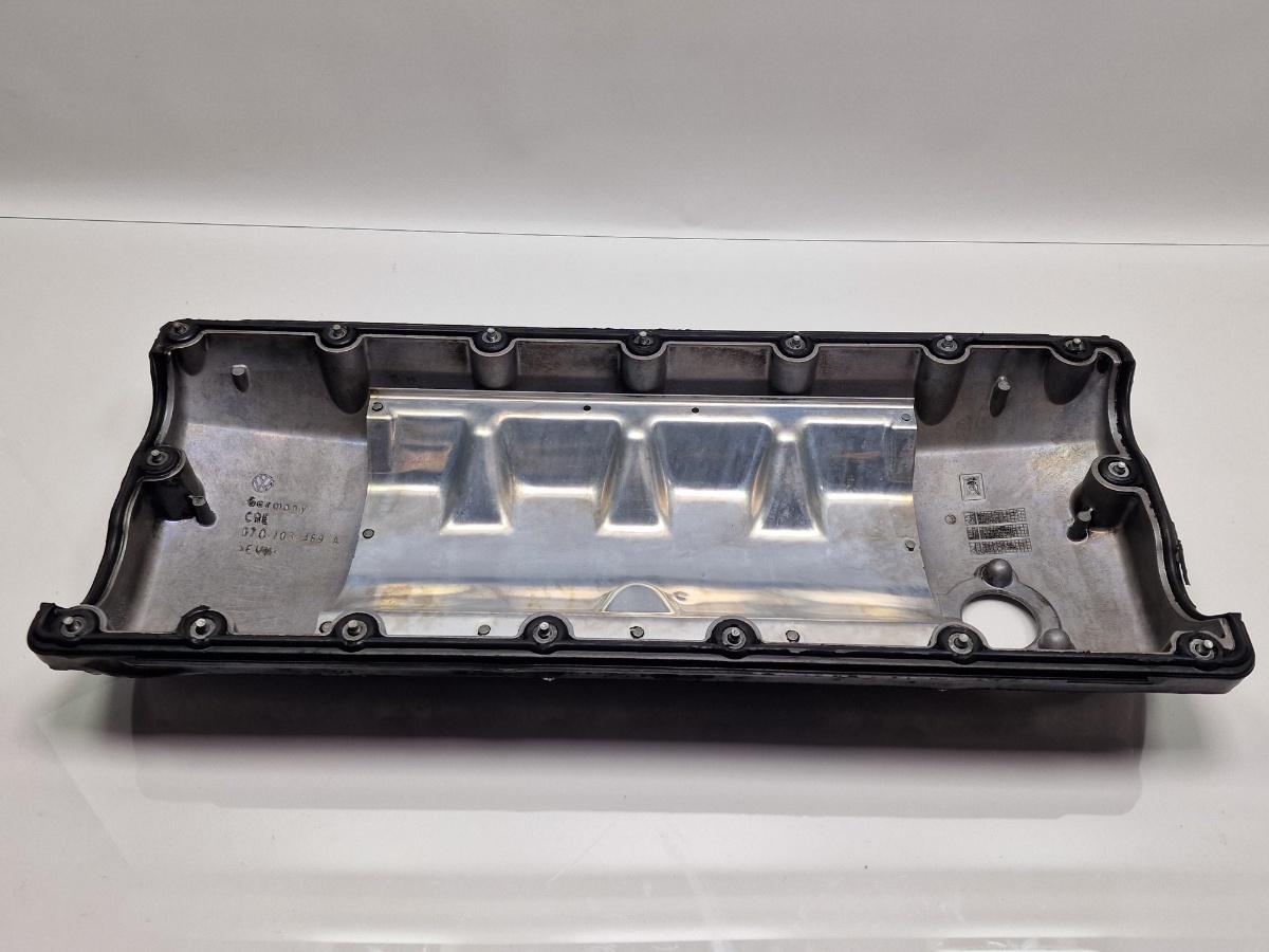 Capac culbutori VOLKSWAGEN TOUAREG 7LA, 7L6, 7L7 2002 - 2013 2.5 R5 TDI BAC, BPE 070103469A