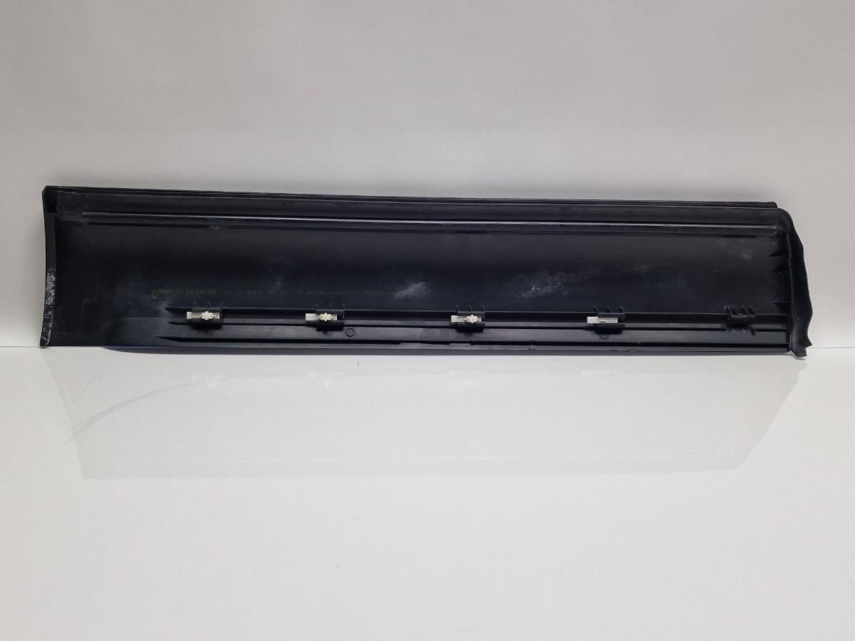 Bandou usa dreapta spate VOLKSWAGEN TOUAREG 7LA, 7L6, 7L7 2002 - 2013 2.5 R5 TDI BAC, BPE 7L6839788