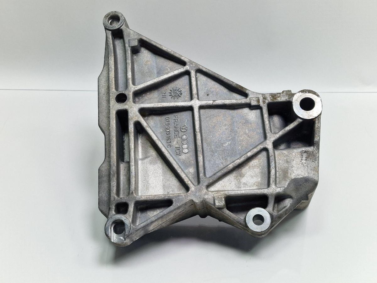 Suport alternator VOLKSWAGEN TOUAREG 7LA, 7L6, 7L7 2002 - 2013 2.5 R5 TDI BAC, BPE 070903143C
