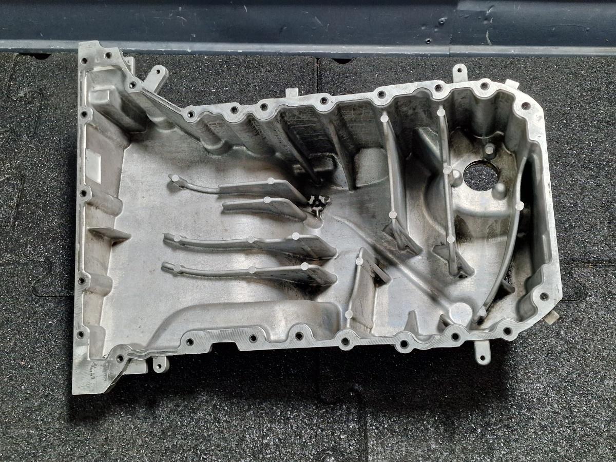 Baie ulei VOLKSWAGEN TOUAREG 7LA, 7L6, 7L7 2002 - 2013 2.5 R5 TDI BAC, BPE 070103603H
