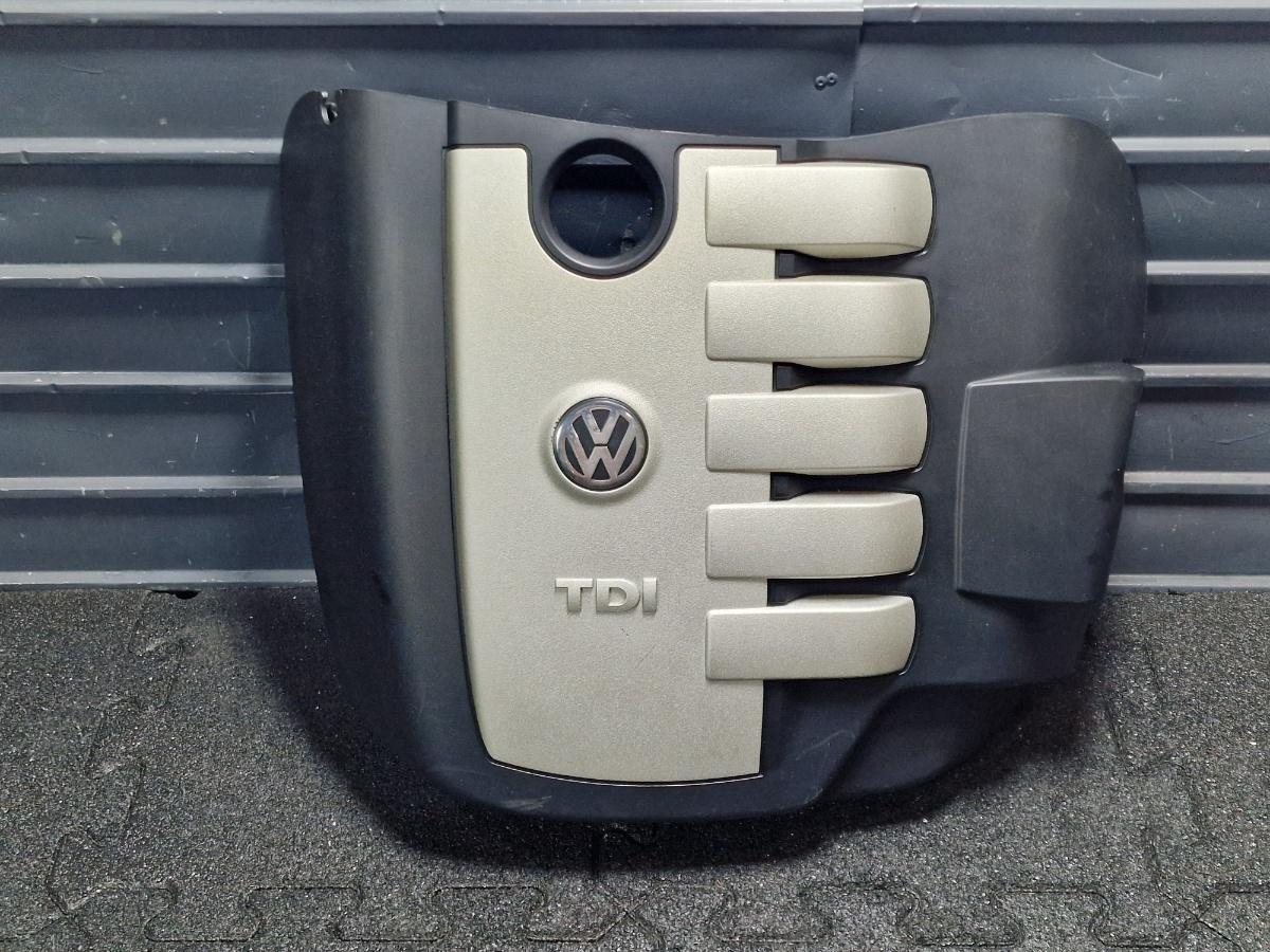 Capac ornament motor VOLKSWAGEN TOUAREG 7LA, 7L6, 7L7 2002 - 2013 2.5 R5 TDI BAC, BPE 070103927