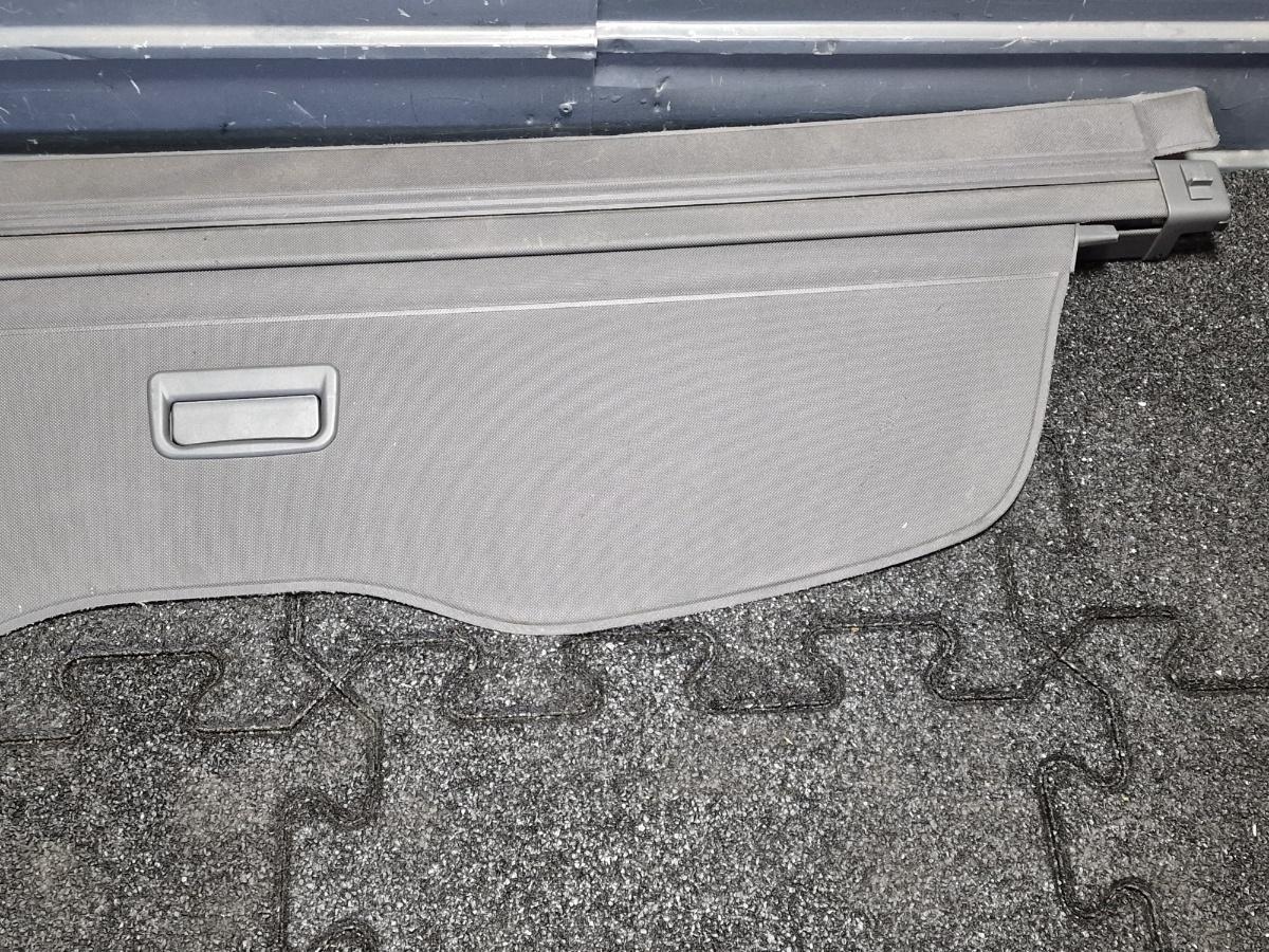 Rulou acoperire portbagaj VOLKSWAGEN TOUAREG 7LA, 7L6, 7L7 2002 - 2013 2.5 R5 TDI BAC, BPE 7L6867773K