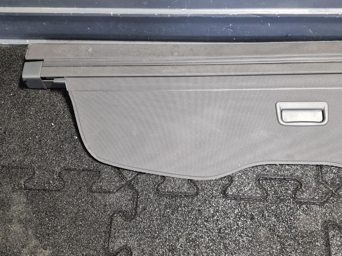 Rulou acoperire portbagaj VOLKSWAGEN TOUAREG 7LA, 7L6, 7L7 2002 - 2013 2.5 R5 TDI BAC, BPE 7L6867773K