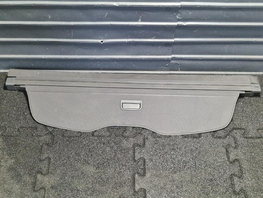 Rulou acoperire portbagaj VOLKSWAGEN TOUAREG 7LA, 7L6, 7L7 2002 - 2013 2.5 R5 TDI BAC, BPE 7L6867773K