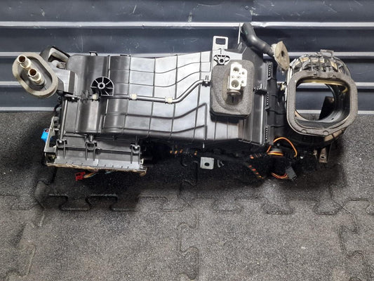 Carcasa aeroterma VOLKSWAGEN TOUAREG 7LA, 7L6, 7L7 2002 - 2013 2.5 R5 TDI BAC, BPE 7L0819087AA