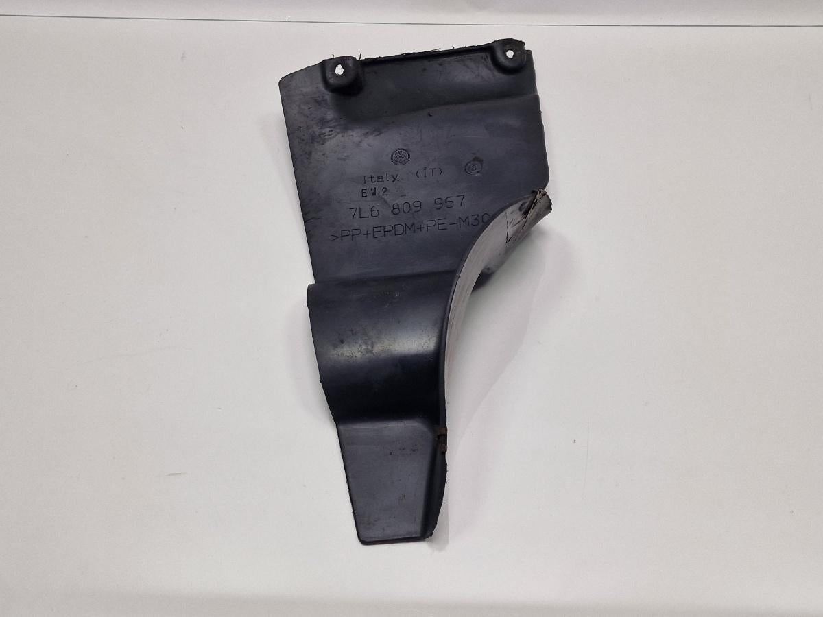 Suport carenaj stanga fata VOLKSWAGEN TOUAREG 7LA, 7L6, 7L7 2002 - 2013 2.5 R5 TDI BAC, BPE 7L6809967