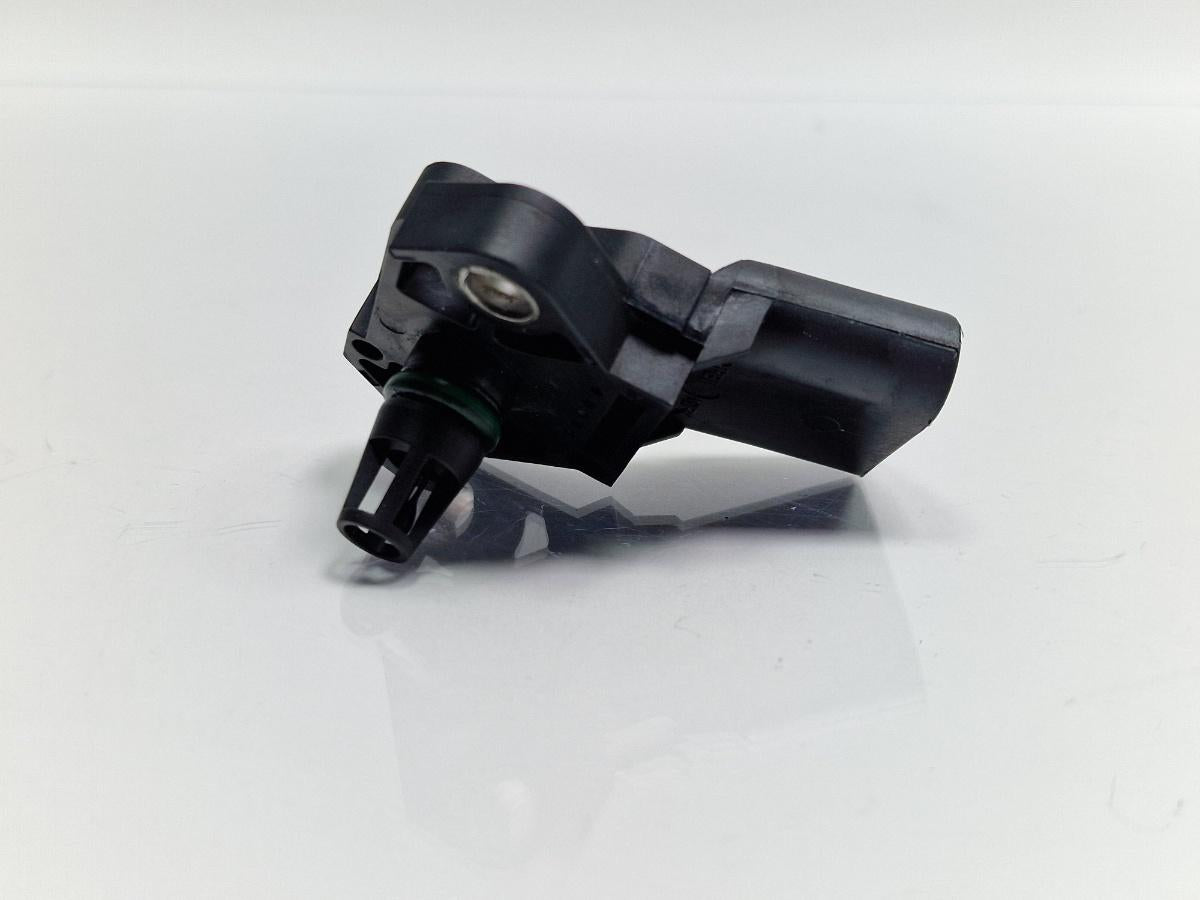 Senzor de presiune aer VOLKSWAGEN TOUAREG 7LA, 7L6, 7L7 2002 - 2013 2.5 R5 TDI BAC, BPE BOSCH 0281002401 038906051C